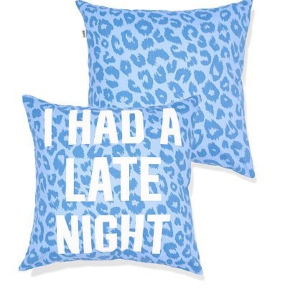 Rare vs pink pillow - Picture 3 of 3